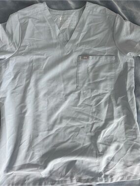 FIGS so Light Gray V-Neck Scrub Top and bottom